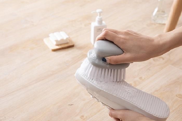 Light Color Creative Design Multi-Functional Household Coat and Shoes Cleaning Brush with Suitable Handle